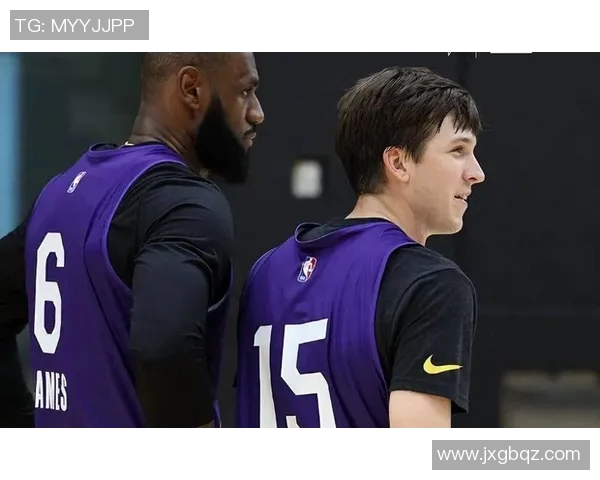 中投大队！湖人本赛季有四人中投命中率排在联盟前十