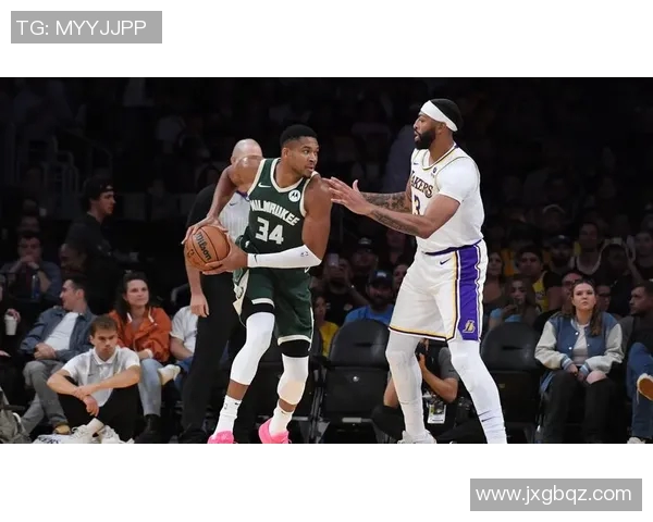 莫布里篮下强攻 波尔津吉斯送上大帽 莫布里篮下强攻 波尔津吉斯送上大帽