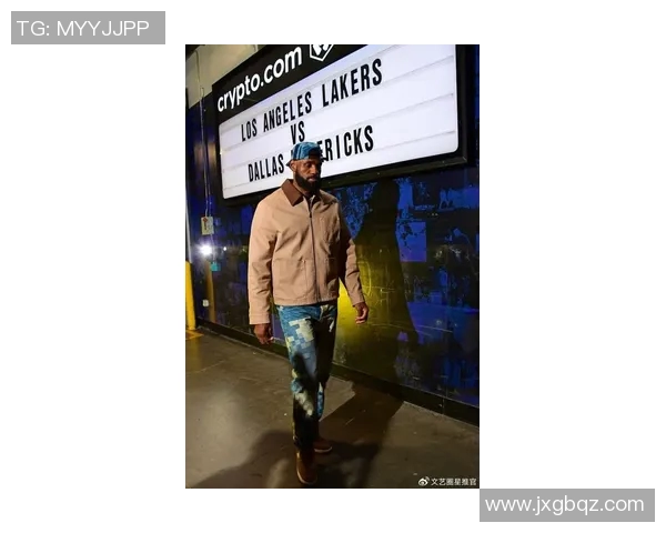 迎战浓眉!40岁詹姆斯提前4个多小时入场:满脸严肃剑指6连胜 迎战浓眉!40岁詹姆斯提前4个多小时入场:满脸严肃剑指6连胜