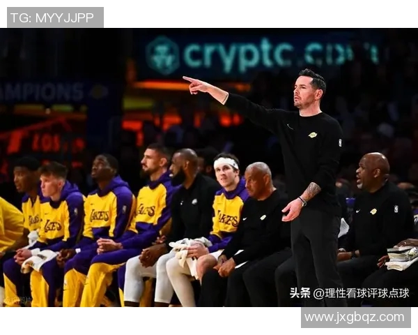 韦德：詹姆斯正玩着高尔夫模拟器 他根本没把雷迪克批评湖人这事放在心上